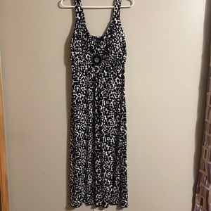 VEUC En Focus Sz 10P dress w/ bra top, empire waist, black & white. So pretty!